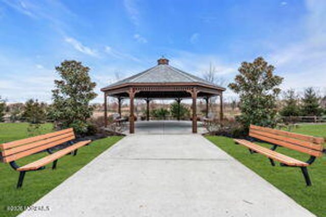 3 Kyle Drive, Tinton Falls, NJ 07712