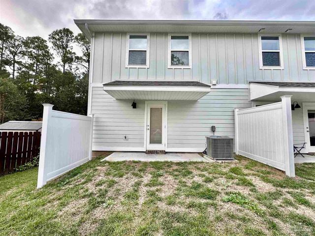 8630 Meadow Flower Ln, Pensacola, FL 32514