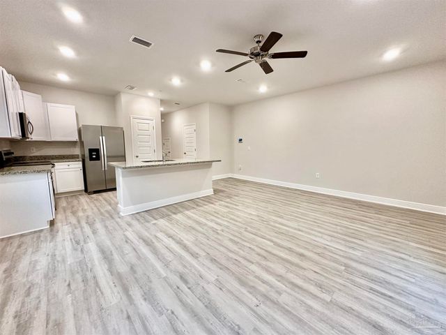 8630 Meadow Flower Ln, Pensacola, FL 32514