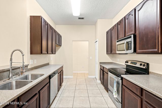 13864 HERONS LANDING Way 8, Jacksonville, FL 32224