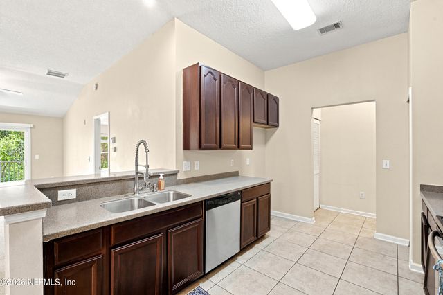 13864 HERONS LANDING Way 8, Jacksonville, FL 32224