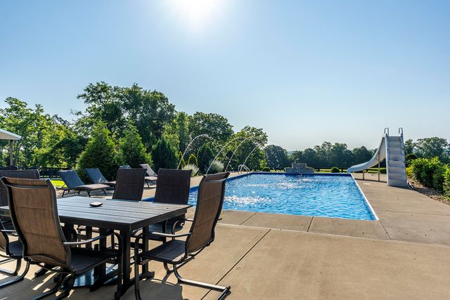 520 Chrisman Oaks Trail, Nicholasville, KY 40356