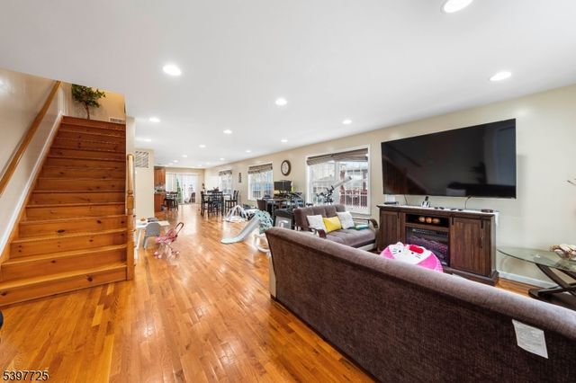 226 Pennsylvania Railroad A, Linden City, NJ 07036