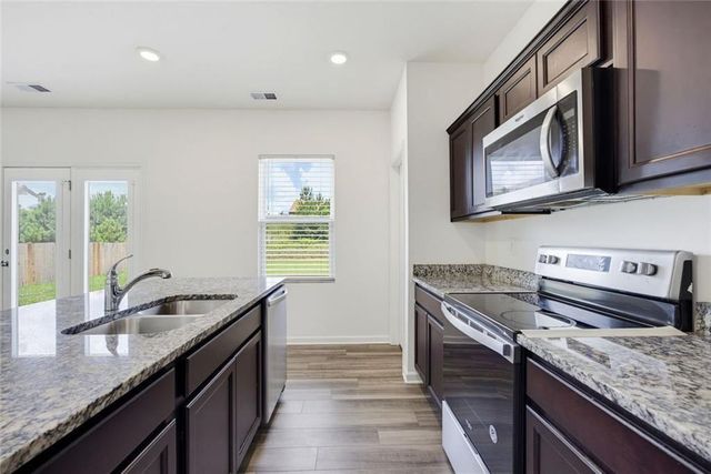 611 NW Revenna Way NW, Cartersville, GA 30120