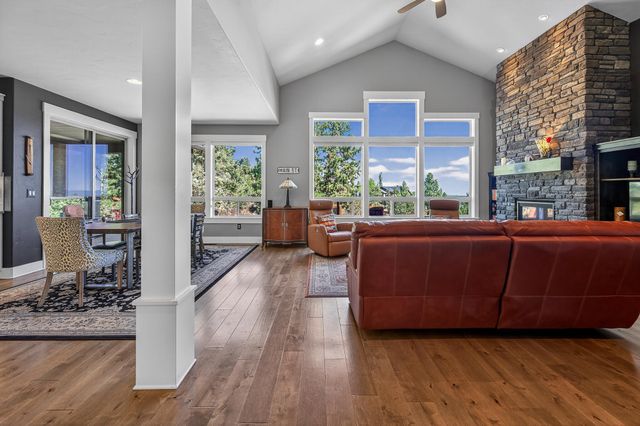 2572 NW Pine Terrace Drive, Bend, OR 97703