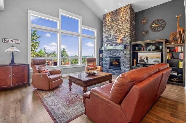 2572 NW Pine Terrace Drive, Bend, OR 97703