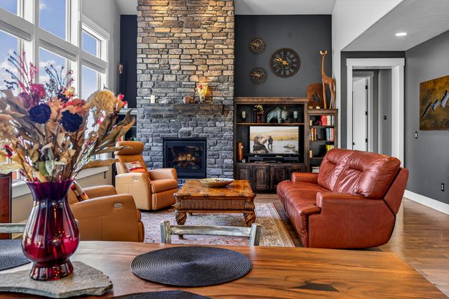 2572 NW Pine Terrace Drive, Bend, OR 97703
