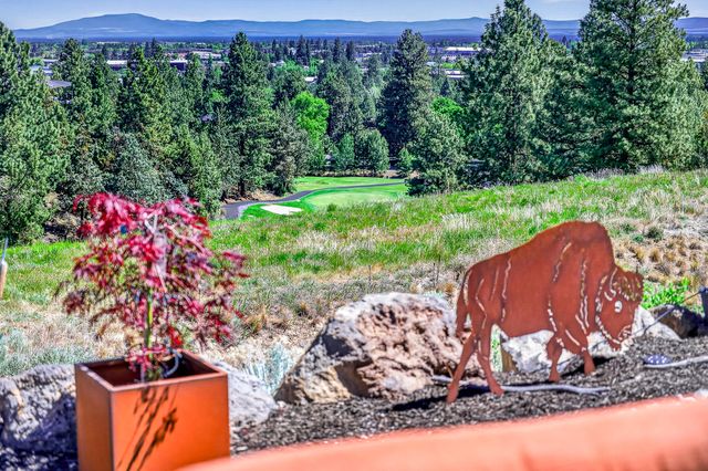 2572 NW Pine Terrace Drive, Bend, OR 97703