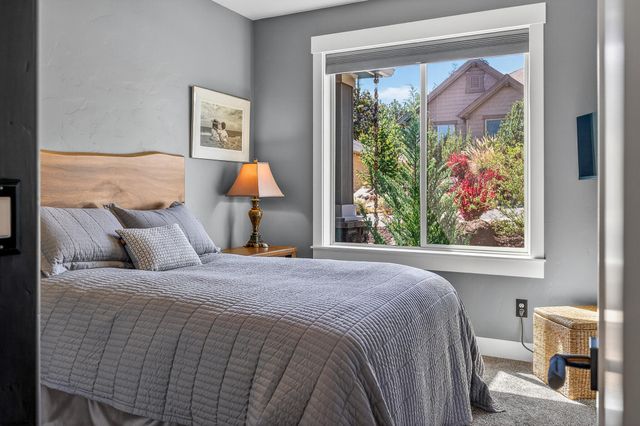 2572 NW Pine Terrace Drive, Bend, OR 97703