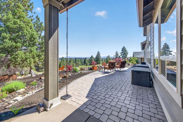 2572 NW Pine Terrace Drive, Bend, OR 97703