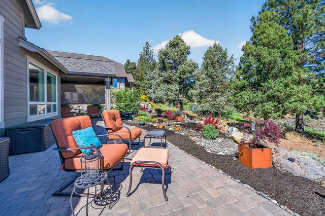 2572 NW Pine Terrace Drive, Bend, OR 97703