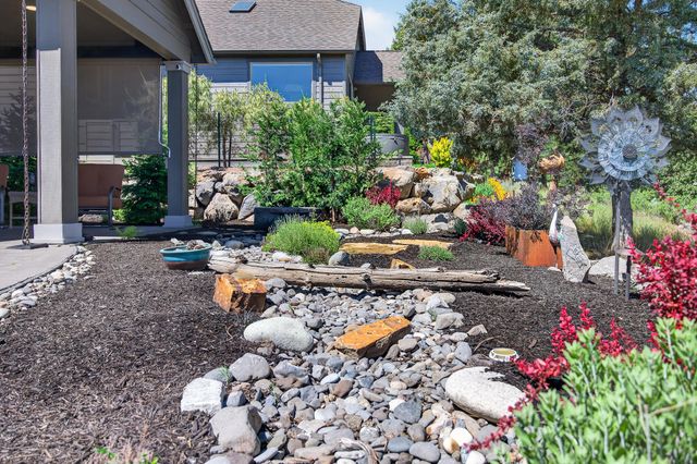 2572 NW Pine Terrace Drive, Bend, OR 97703