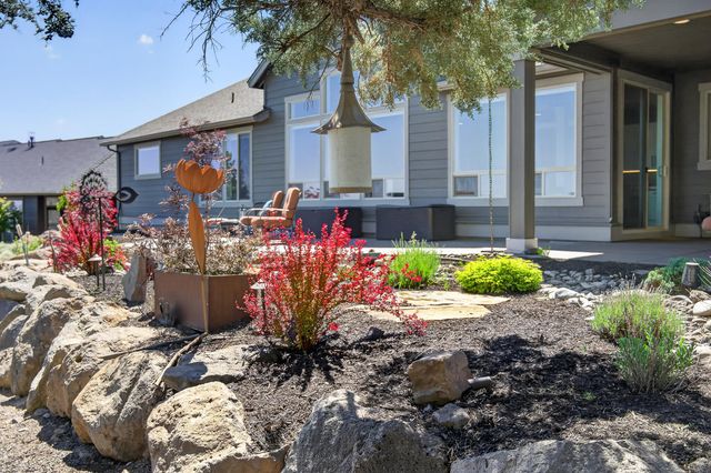 2572 NW Pine Terrace Drive, Bend, OR 97703