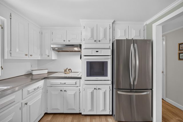 45 Ludlam Street, Falmouth, MA 02540