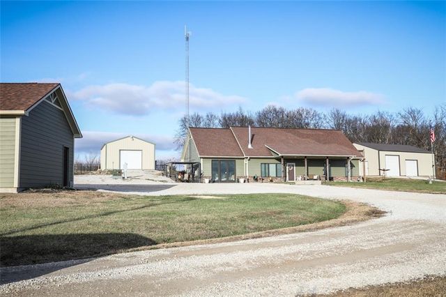 1193 SE 23 Highway, Windsor, MO 65360