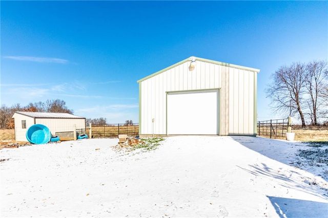 1193 SE 23 Highway, Windsor, MO 65360