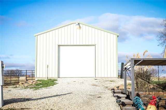 1193 SE 23 Highway, Windsor, MO 65360