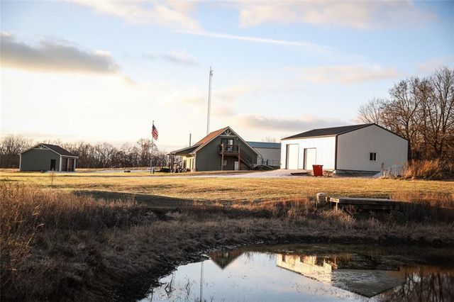 1193 SE 23 Highway, Windsor, MO 65360