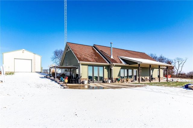 1193 SE 23 Highway, Windsor, MO 65360