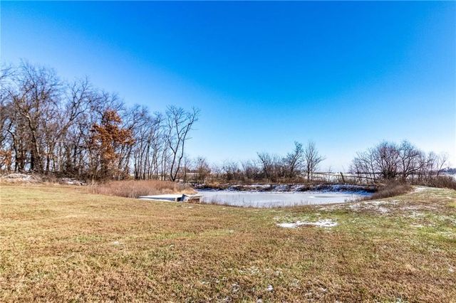 1193 SE 23 Highway, Windsor, MO 65360