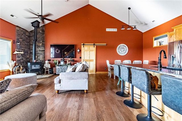 1193 SE 23 Highway, Windsor, MO 65360