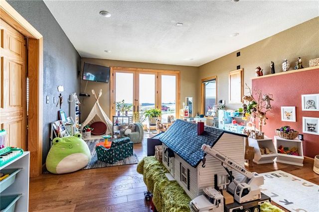 1193 SE 23 Highway, Windsor, MO 65360