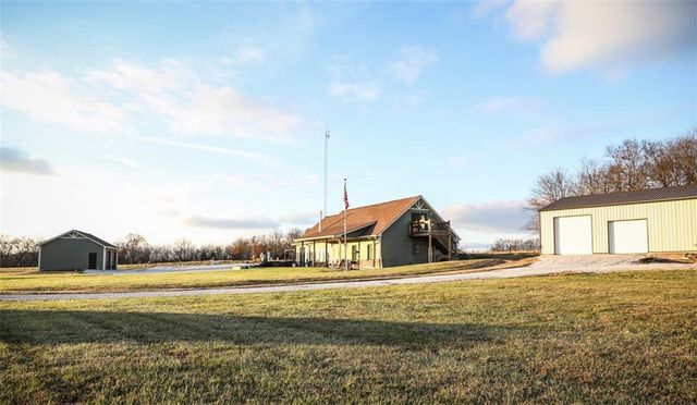 1193 SE 23 Highway, Windsor, MO 65360