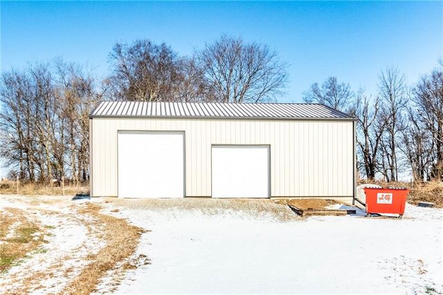 1193 SE 23 Highway, Windsor, MO 65360