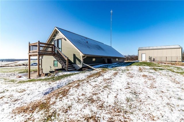 1193 SE 23 Highway, Windsor, MO 65360