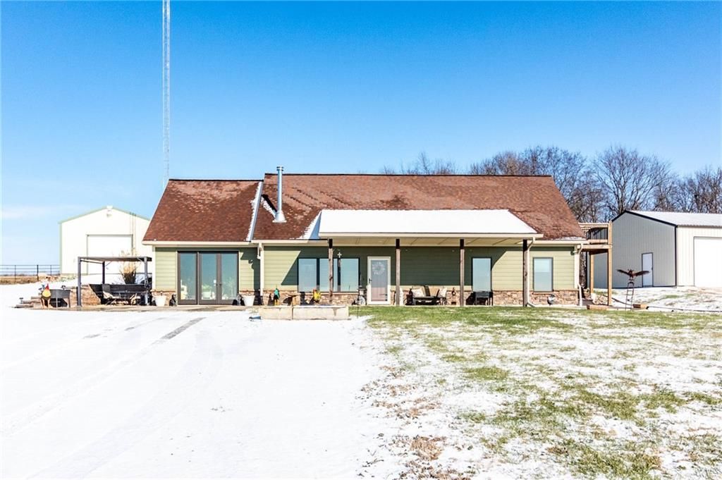 1193 SE 23 Highway, Windsor, MO 65360