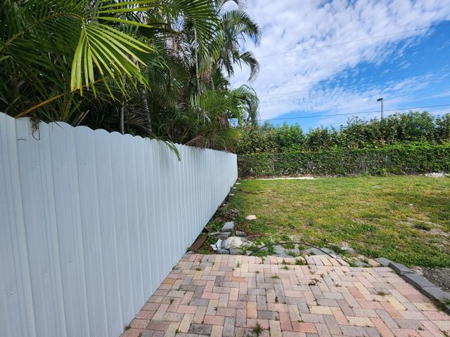 605 S 12th Efficiency In Back, Lantana, FL 33462