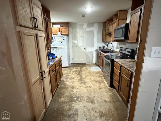 7 LAW 724, Sedgwick, AR 72476