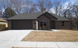 706 Oakley Street, Pea Ridge, AR 72751