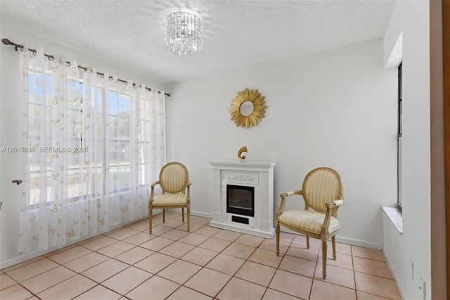 8165 NW 187th Ter, Hialeah, FL 33015