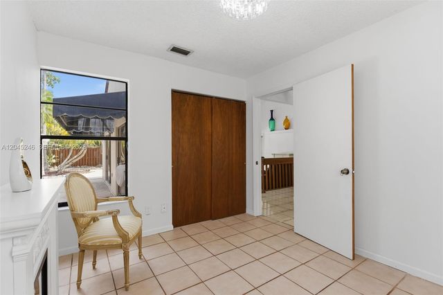 8165 NW 187th Ter, Hialeah, FL 33015