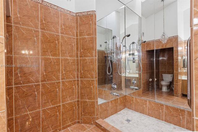 8165 NW 187th Ter, Hialeah, FL 33015