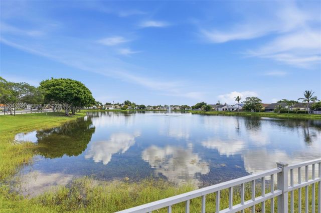8165 NW 187th Ter, Hialeah, FL 33015