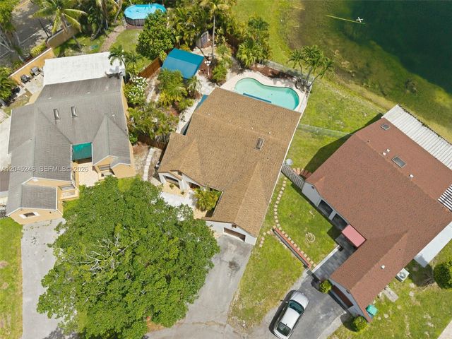 8165 NW 187th Ter, Hialeah, FL 33015