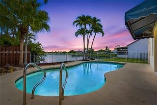 8165 NW 187th Ter, Hialeah, FL 33015