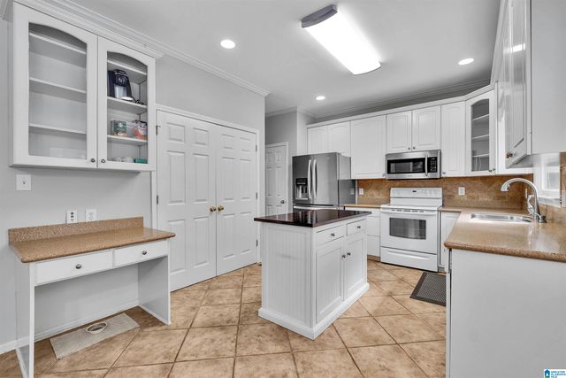 5032 KNOLL VIEW CIRCLE, Hoover, AL 35244