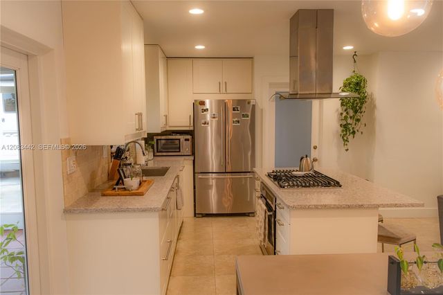 18124 SW 92nd Court, Palmetto Bay, FL 33157