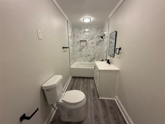 1033 S Hub Street, Sherman, TX 75090