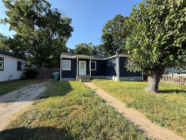 1033 S Hub Street, Sherman, TX 75090