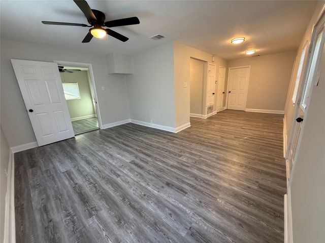 1033 S Hub Street, Sherman, TX 75090