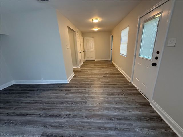 1033 S Hub Street, Sherman, TX 75090