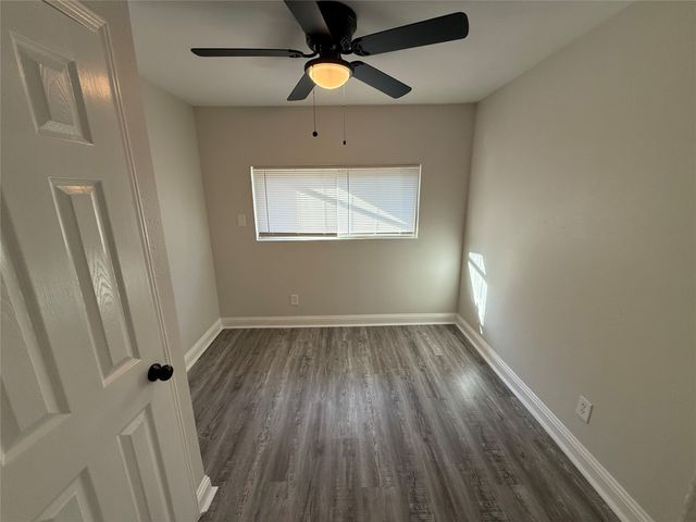 1033 S Hub Street, Sherman, TX 75090