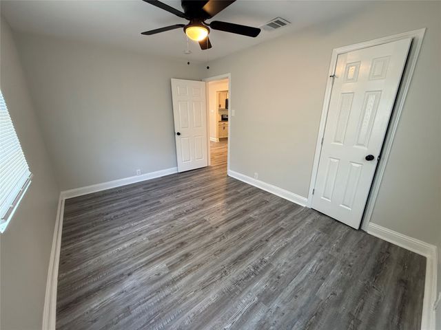 1033 S Hub Street, Sherman, TX 75090