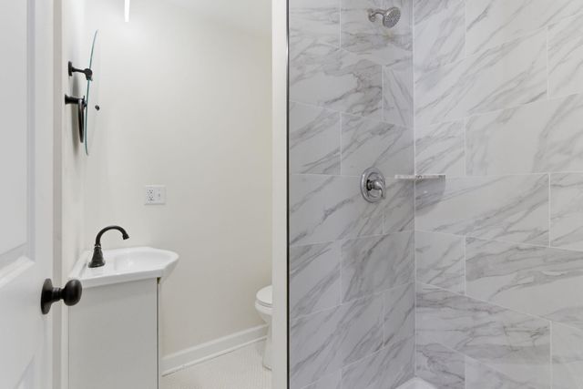 207 Harrington Avenue, Crown Point, IN 46307