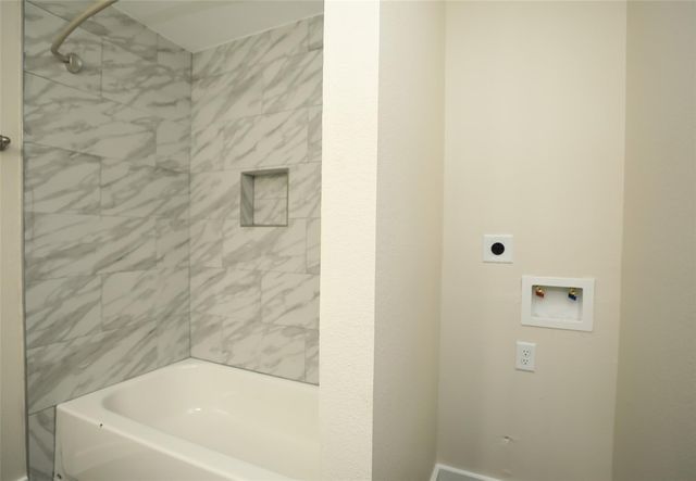 5504 La Branch Street 16, Houston, TX 77004