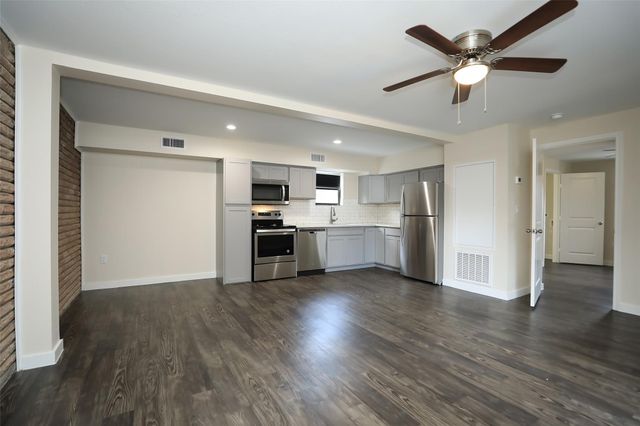 5504 La Branch Street 16, Houston, TX 77004